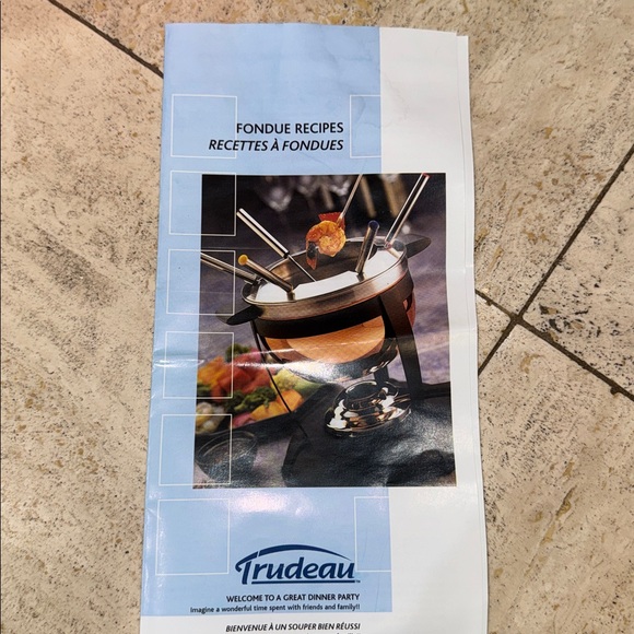 Stainless Steel Fondue Set with Colorful Handles - Picture 4 of 5